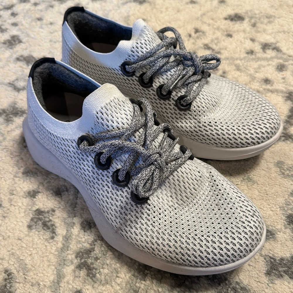 Allbirds tennis shoes
